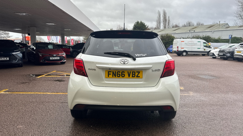 Toyota Yaris 1.33 VVT-i Design 5dr Petrol Hatchback